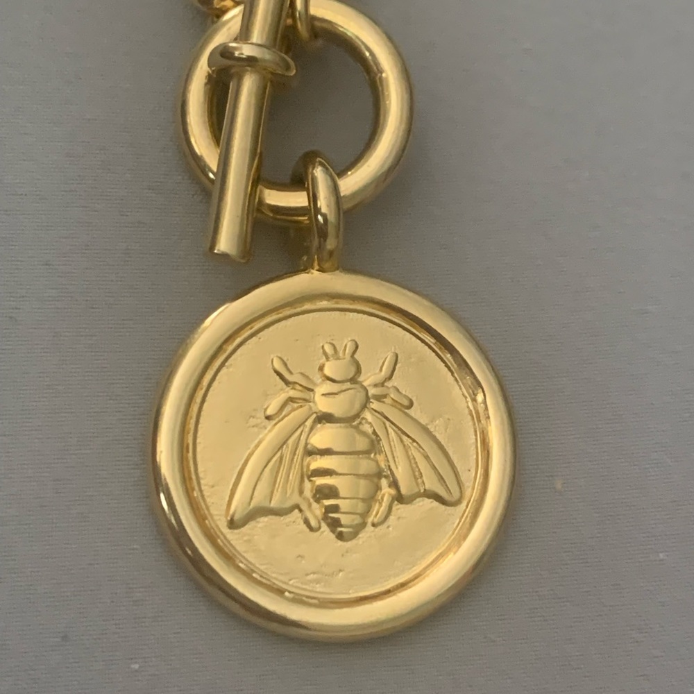 Joan Rivers Collection- Vintage Gold Tone Bee Medallion Toggle Necklace 18”